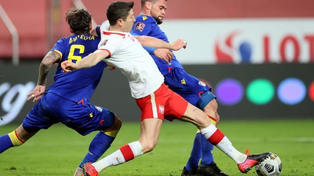 百家乐APP-纪录悬了，欧冠也悬了？世一锋给六冠王出“送命题”